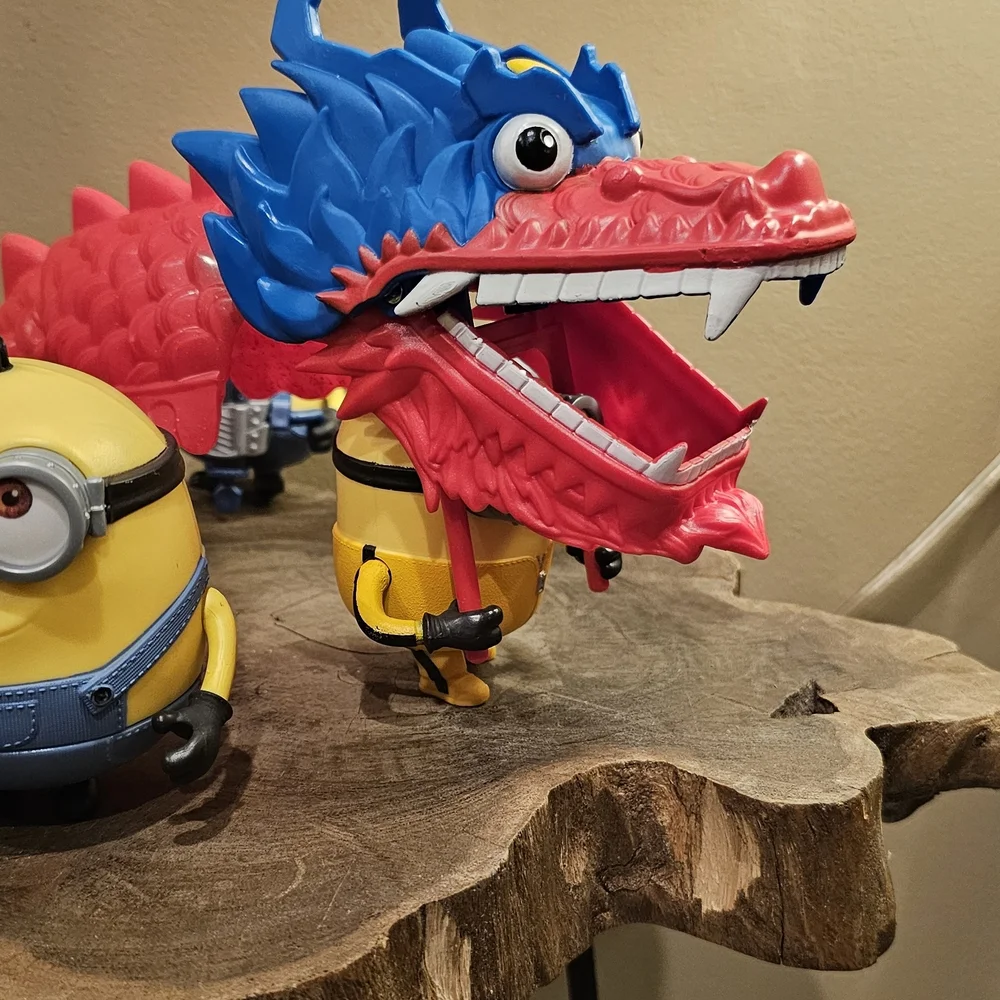 Minions The Rise Of Gru Dragon Disguise & 4 Other Characters Bundle - Picture 4 of 16